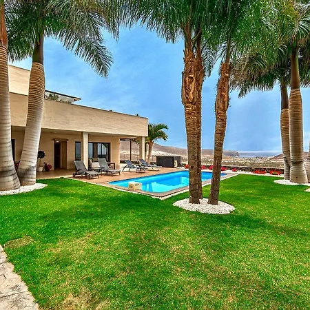 23 Caldera Del Rey Near Siam Park * Costa Adeje (Tenerife)