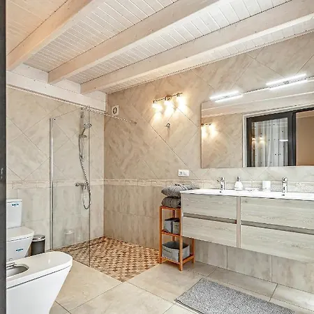 23 Caldera Del Rey Near Siam Park *