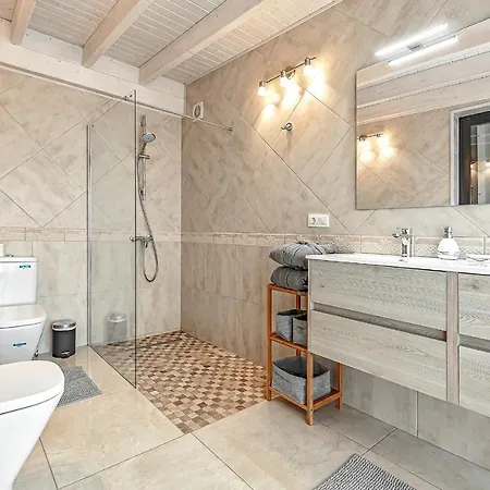 23 Caldera Del Rey Near Siam Park Costa Adeje (Tenerife)